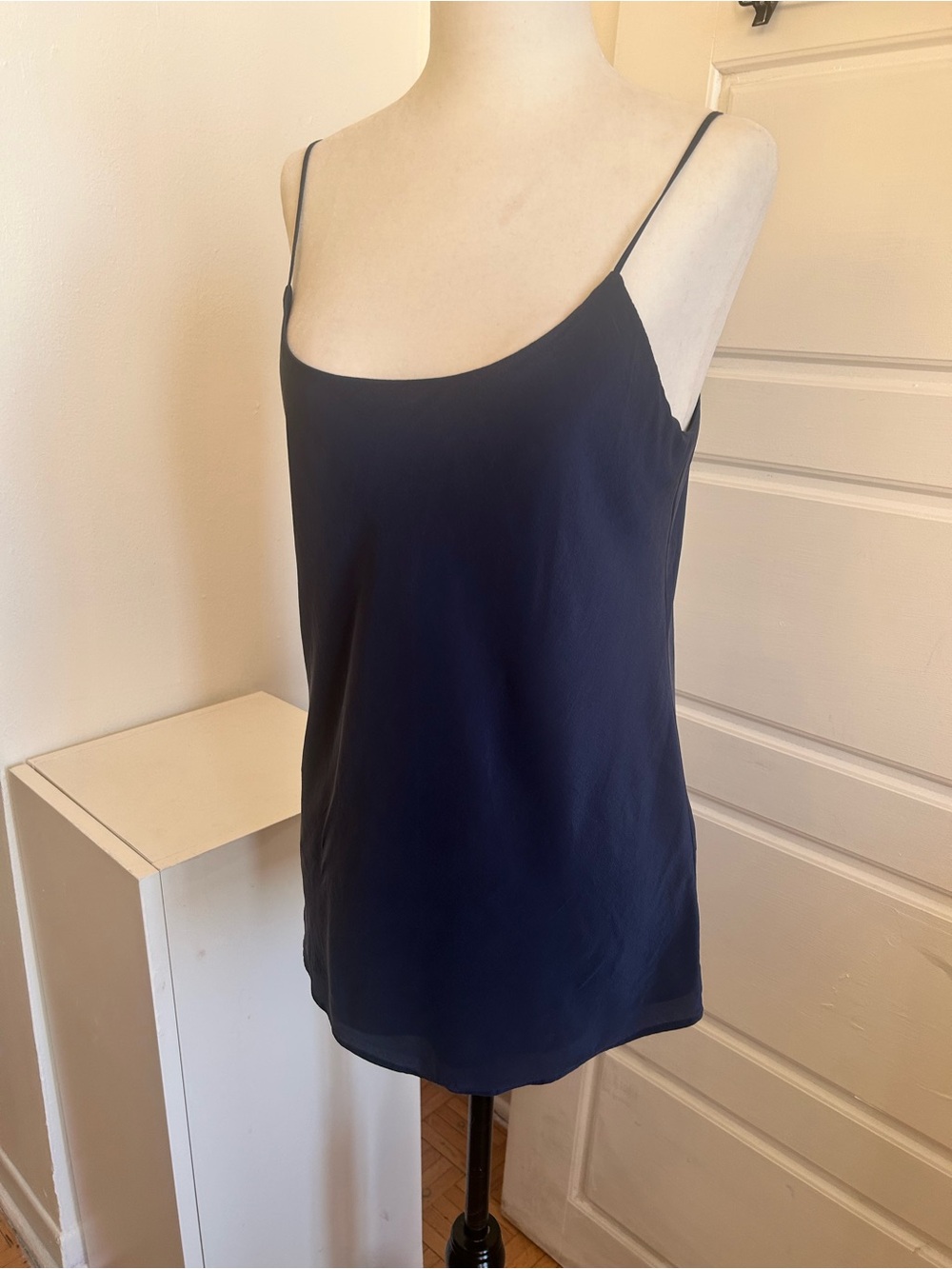 Club Monaco 100% Silk Navy Camisole Size S Very Good Condition